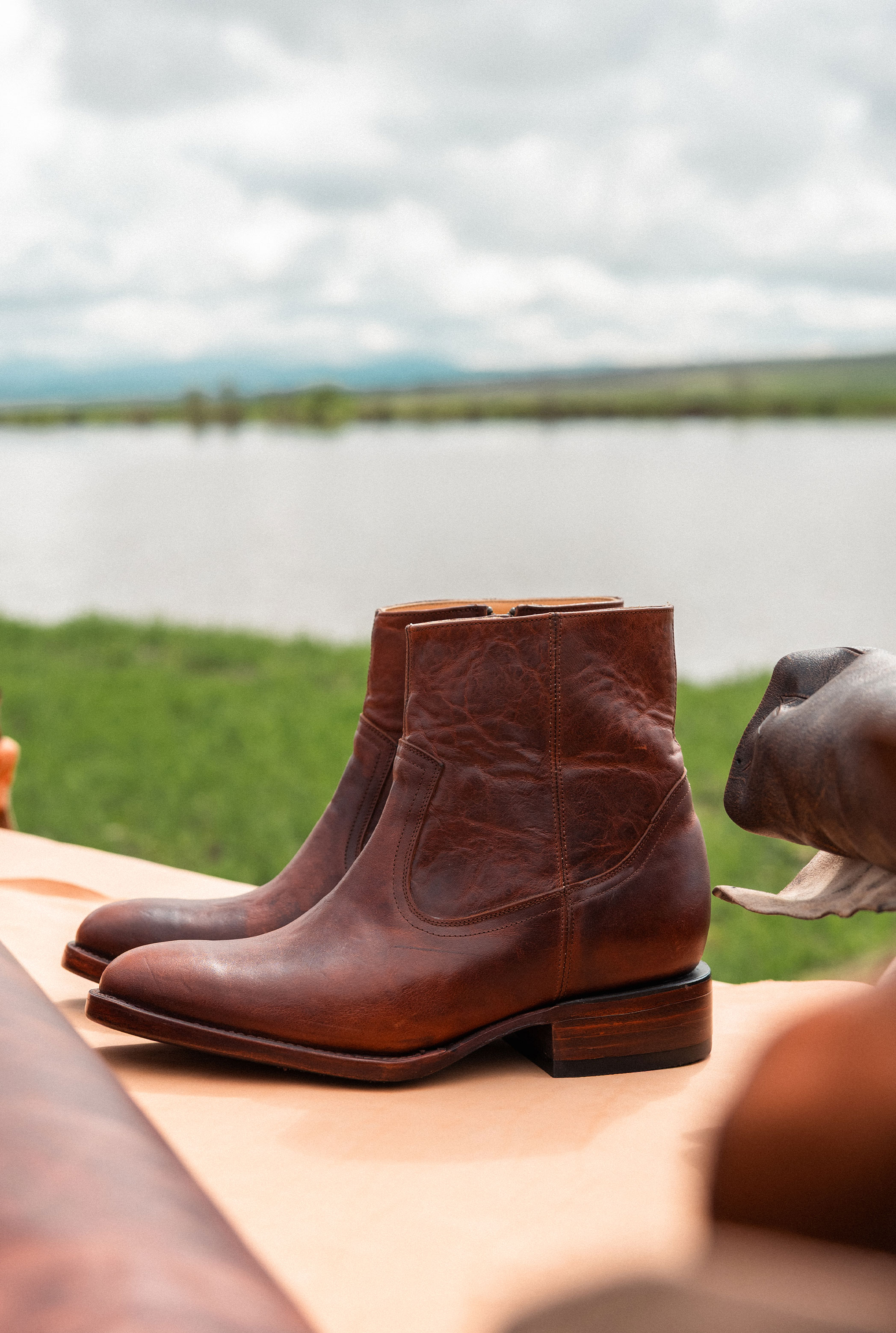 vegetable-tanned look and longevity matter.